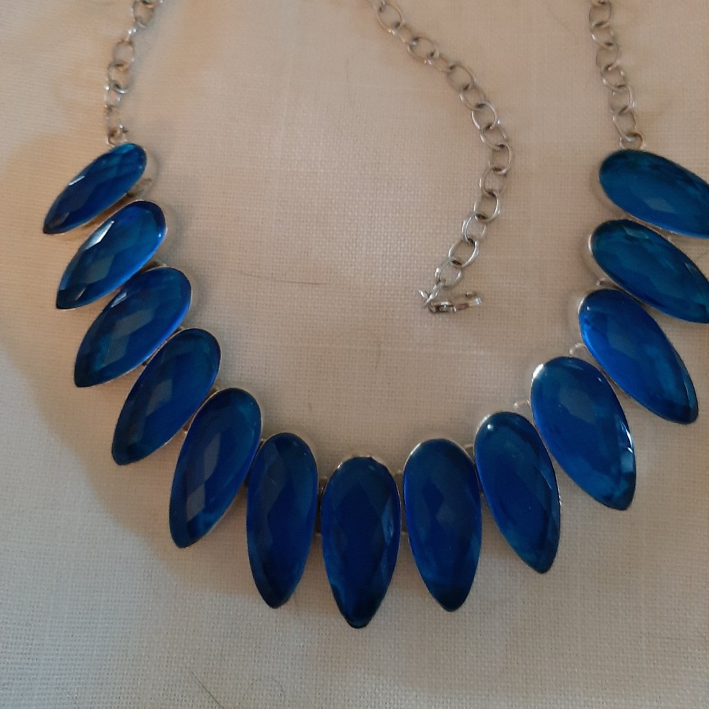 Dyed Quartz Statement Necklace 38$